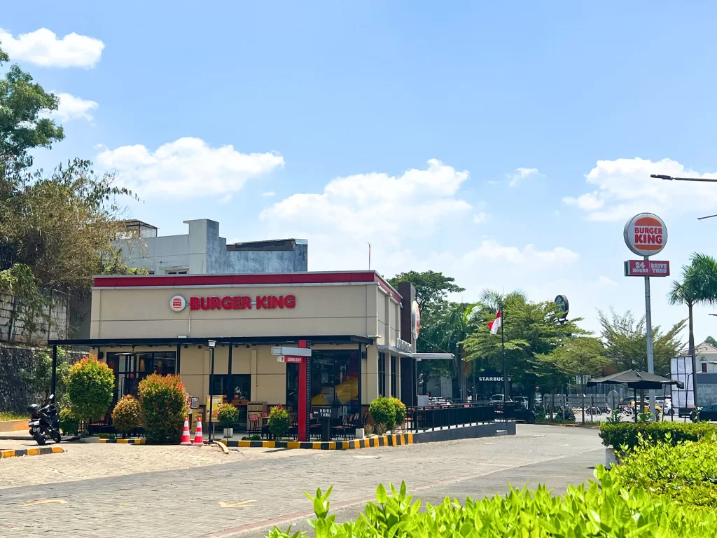 fasilitas pendukung di kota wisata cibubur - sr14