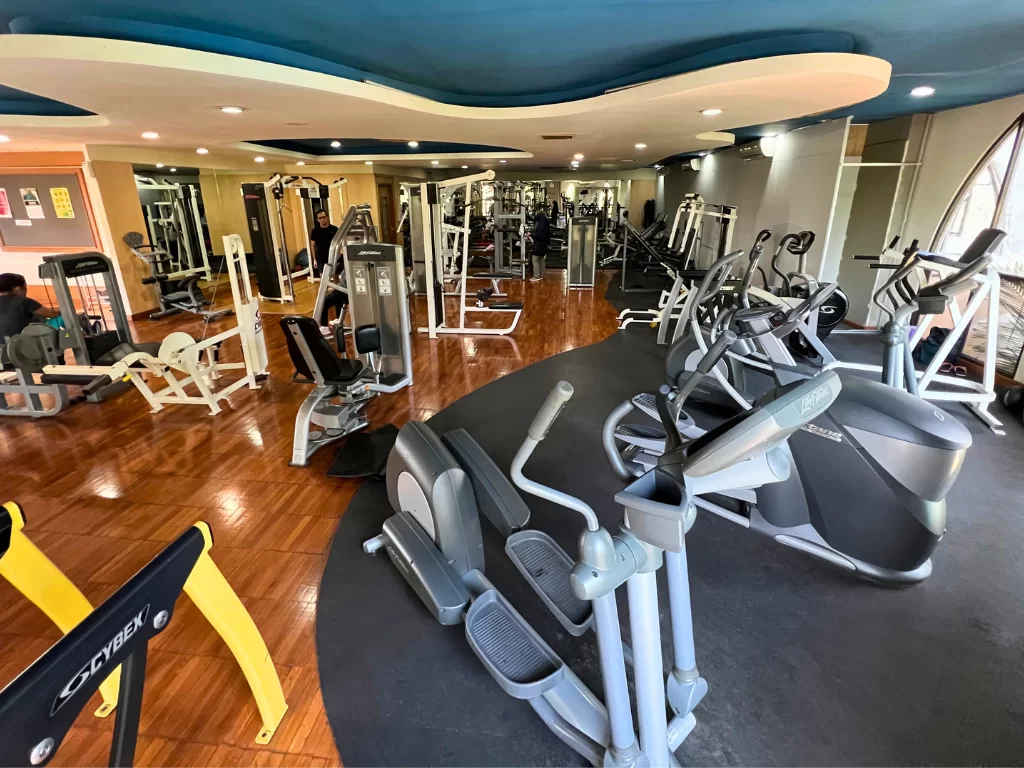 fasilitas premium di kawasan kota wisata cibubur - 3