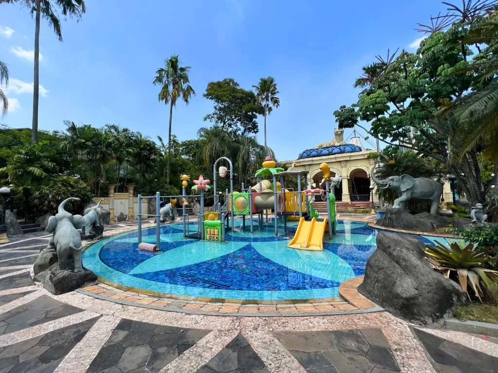 fasilitas premium di kawasan kota wisata cibubur - 7